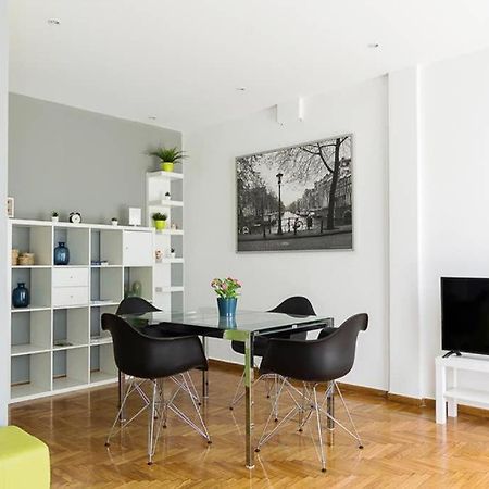 Apartament Sunlit 2Br Oasis In Metaxourghio 3Min From Metro Ateny Zewnętrze zdjęcie