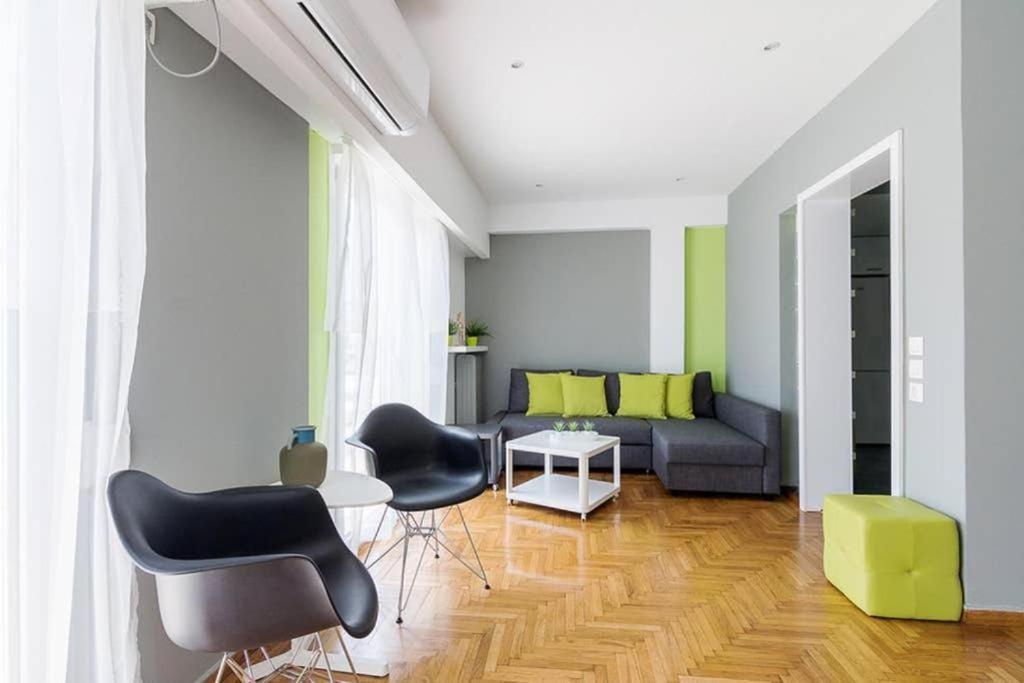 Apartament Sunlit 2Br Oasis In Metaxourghio 3Min From Metro Ateny Zewnętrze zdjęcie
