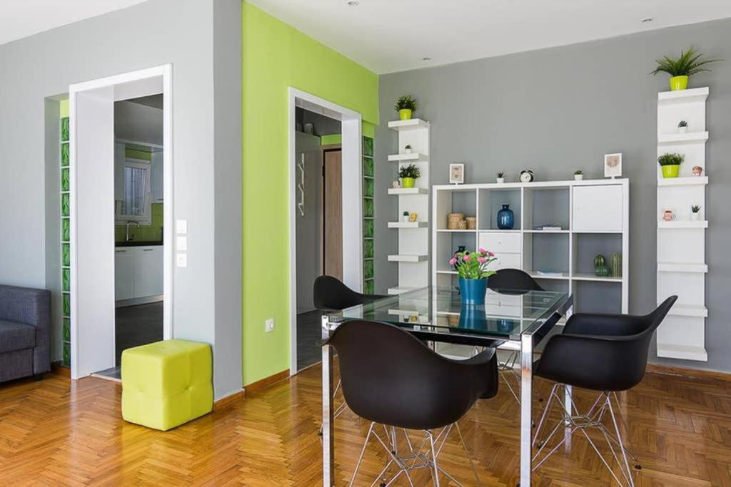 Apartament Sunlit 2Br Oasis In Metaxourghio 3Min From Metro Ateny Zewnętrze zdjęcie