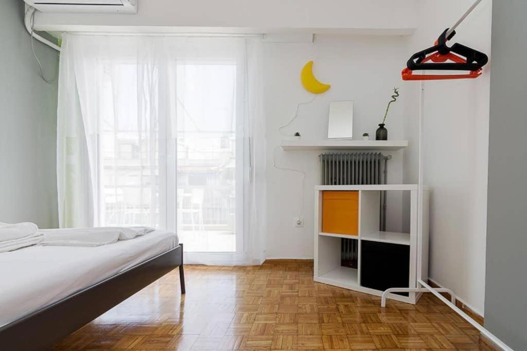 Apartament Sunlit 2Br Oasis In Metaxourghio 3Min From Metro Ateny Zewnętrze zdjęcie