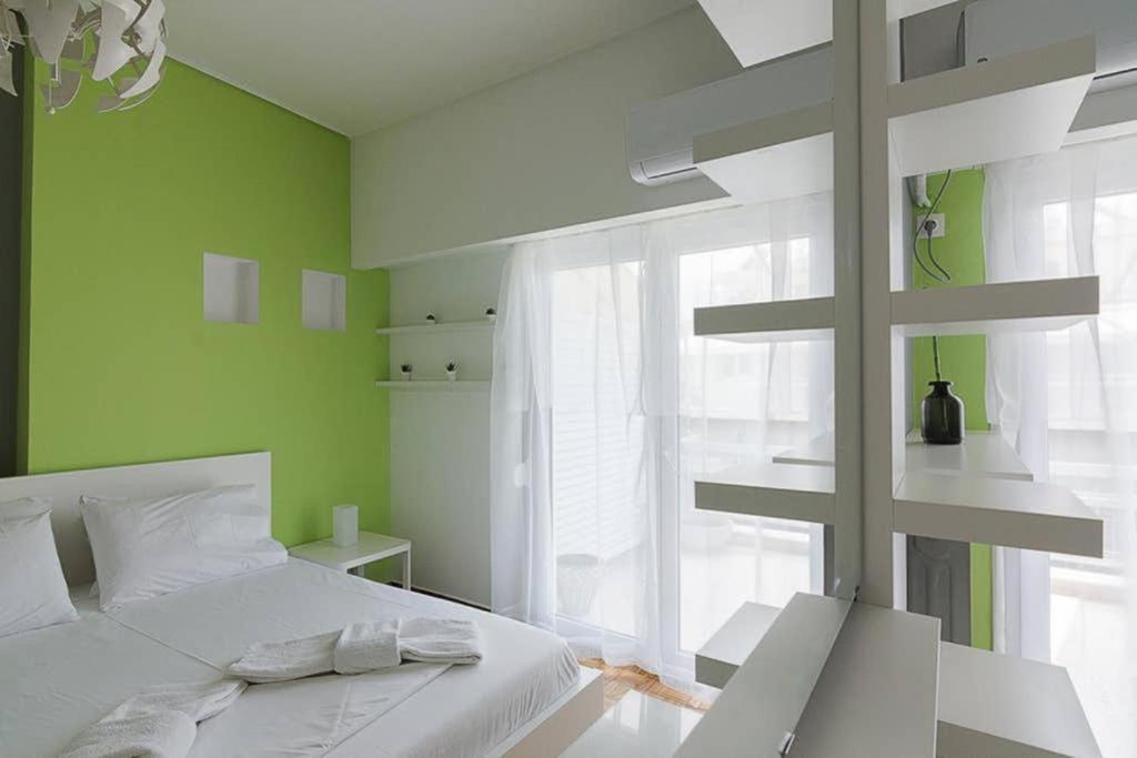 Apartament Sunlit 2Br Oasis In Metaxourghio 3Min From Metro Ateny Zewnętrze zdjęcie